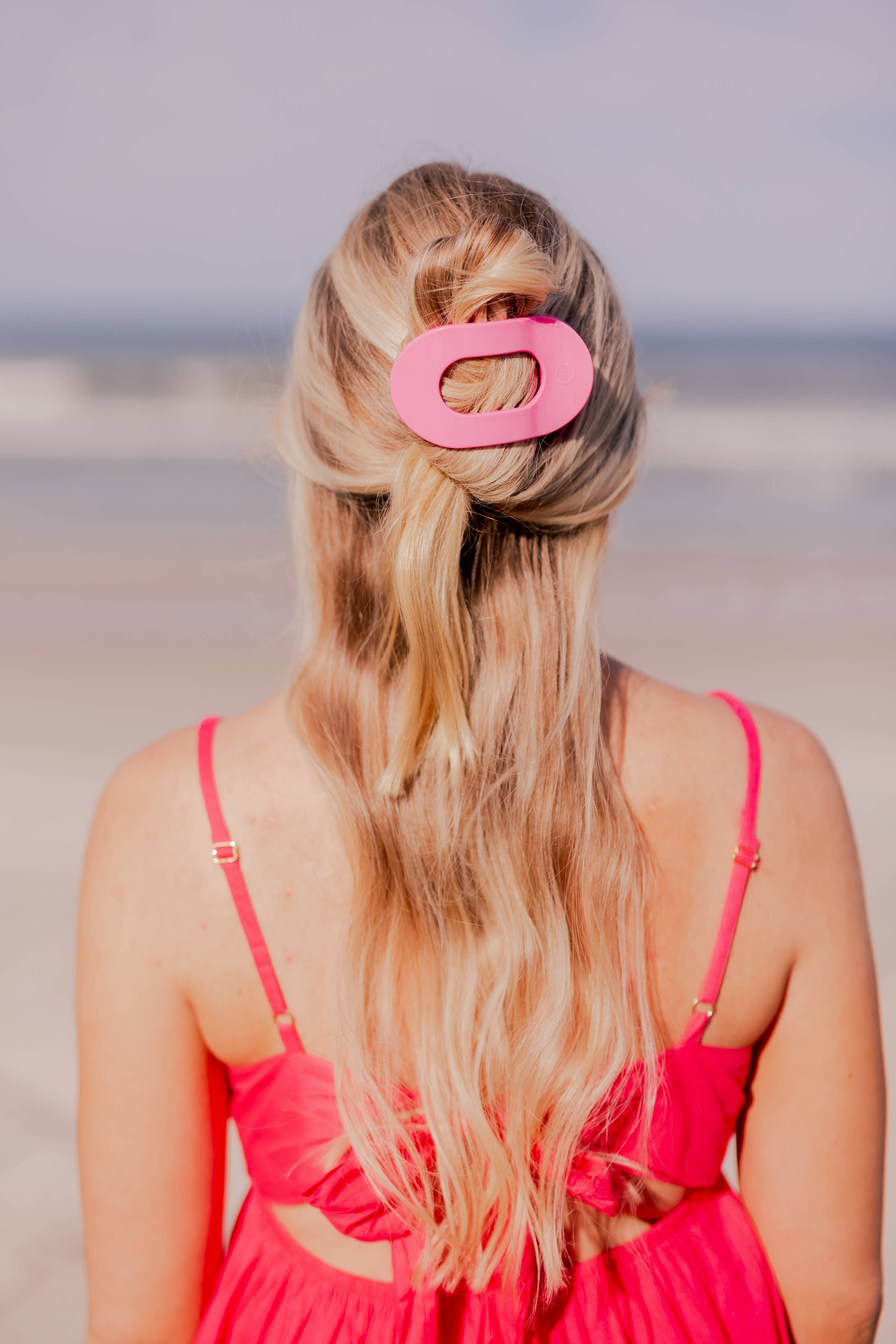 Paradise Pink Medium Flat Round Hair Clip
